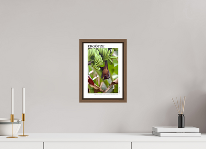 DIN A4 (21 x 29,7 cm), Classic Print in Floater Frame - Walnut Ergötze