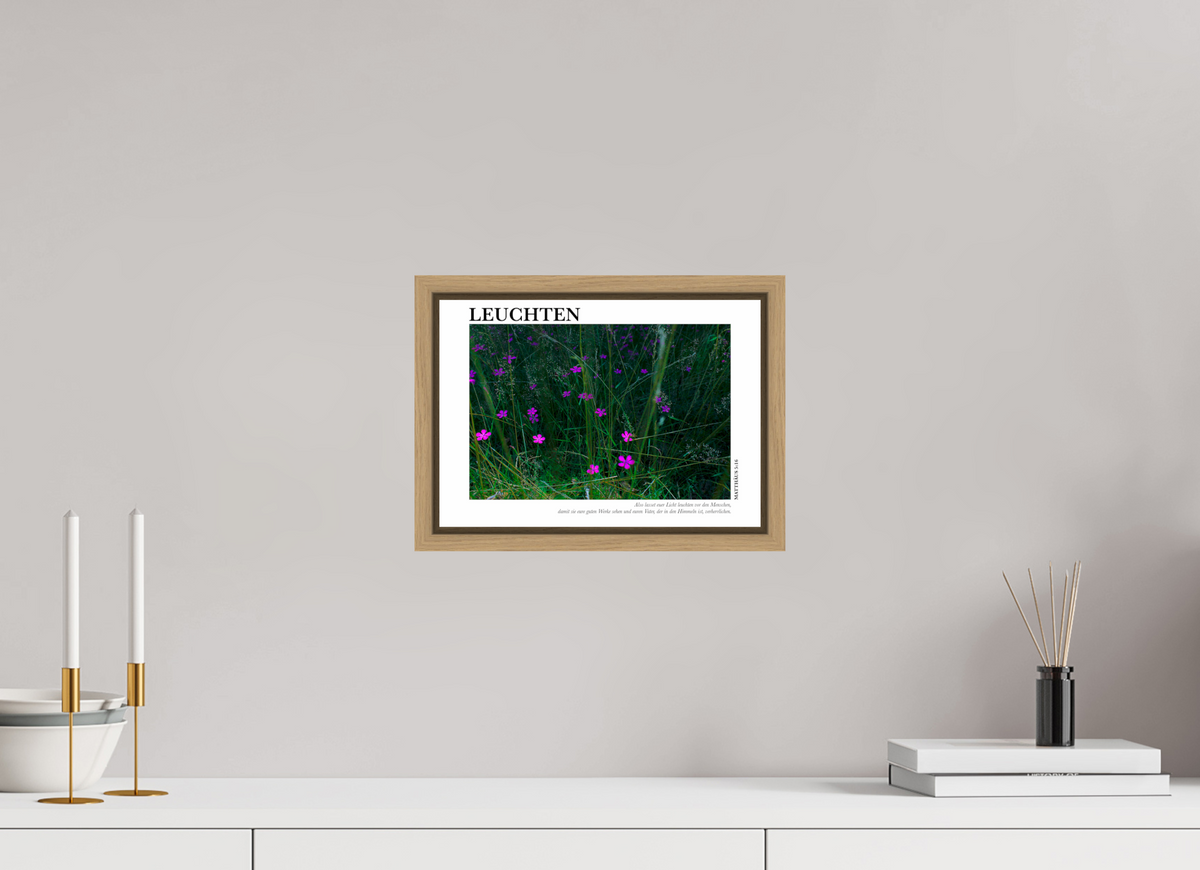 DIN A4 (29,7 x 21 cm), Classic Print in Floater Frame - Natural Oak Leuchten