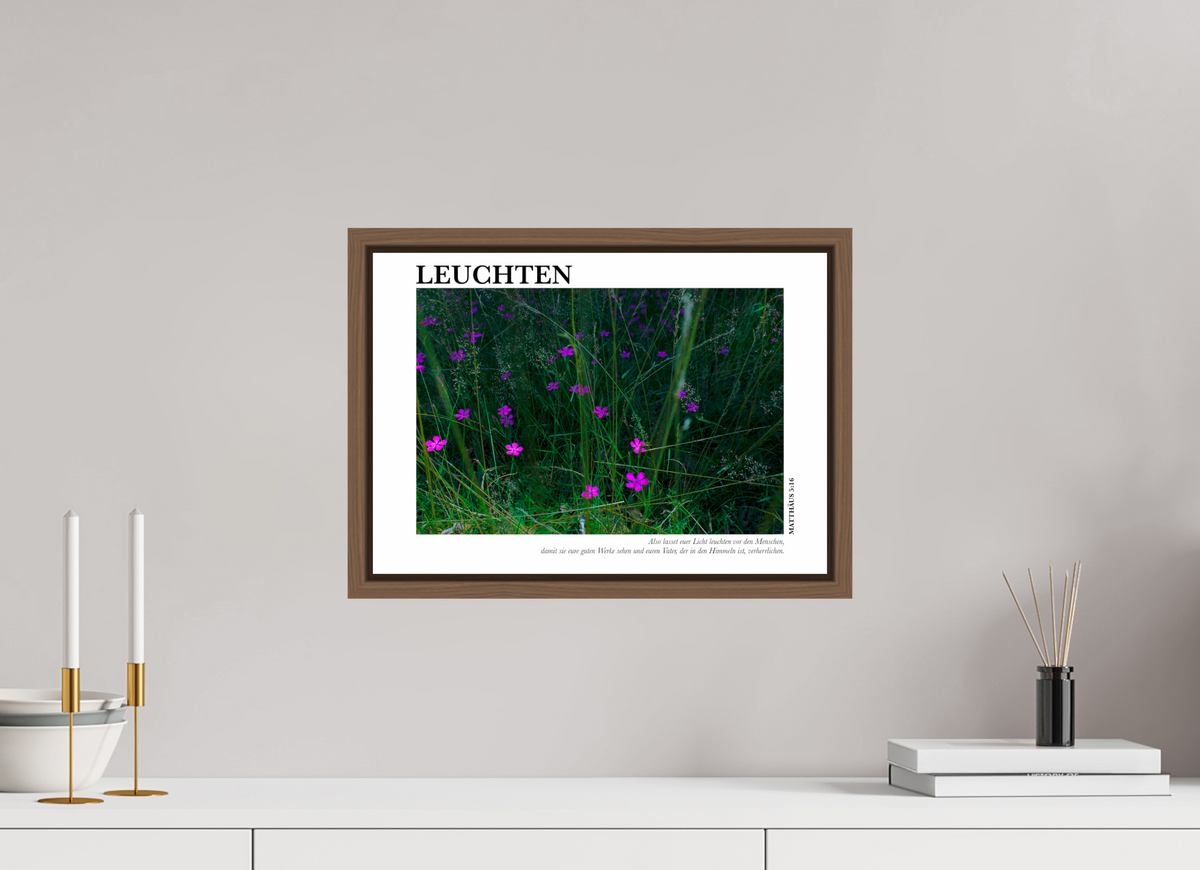 DIN A3 (42 x 29,7 cm), Classic Print in Floater Frame - Walnut Leuchten