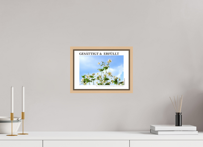 DIN A4 (29,7 x 21 cm), Classic Print in Floater Frame - Natural Maple Gesättigt & Erfüllt