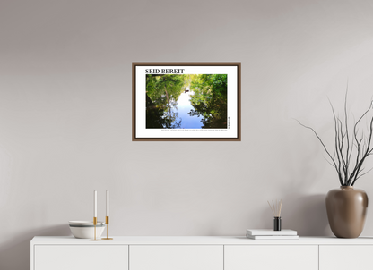 DIN A2 (59,4 x 42 cm), Classic Print in Floater Frame - Walnut Seid Bereit