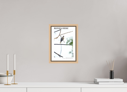 DIN A4 (21 x 29,7 cm), Classic Print in Floater Frame - Natural Maple Reines Herz