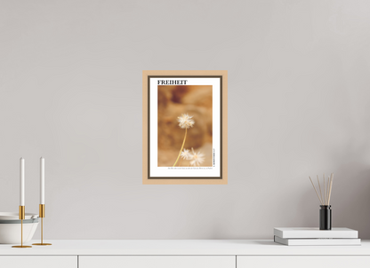 DIN A4 (21 x 29,7 cm), Classic Print in Floater Frame - Natural Maple Freiheit